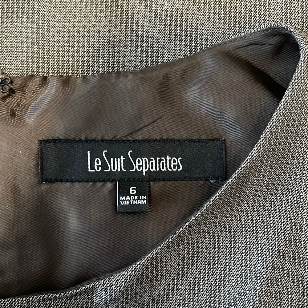 Le Suit Separates dress. Size 6 gray color.
